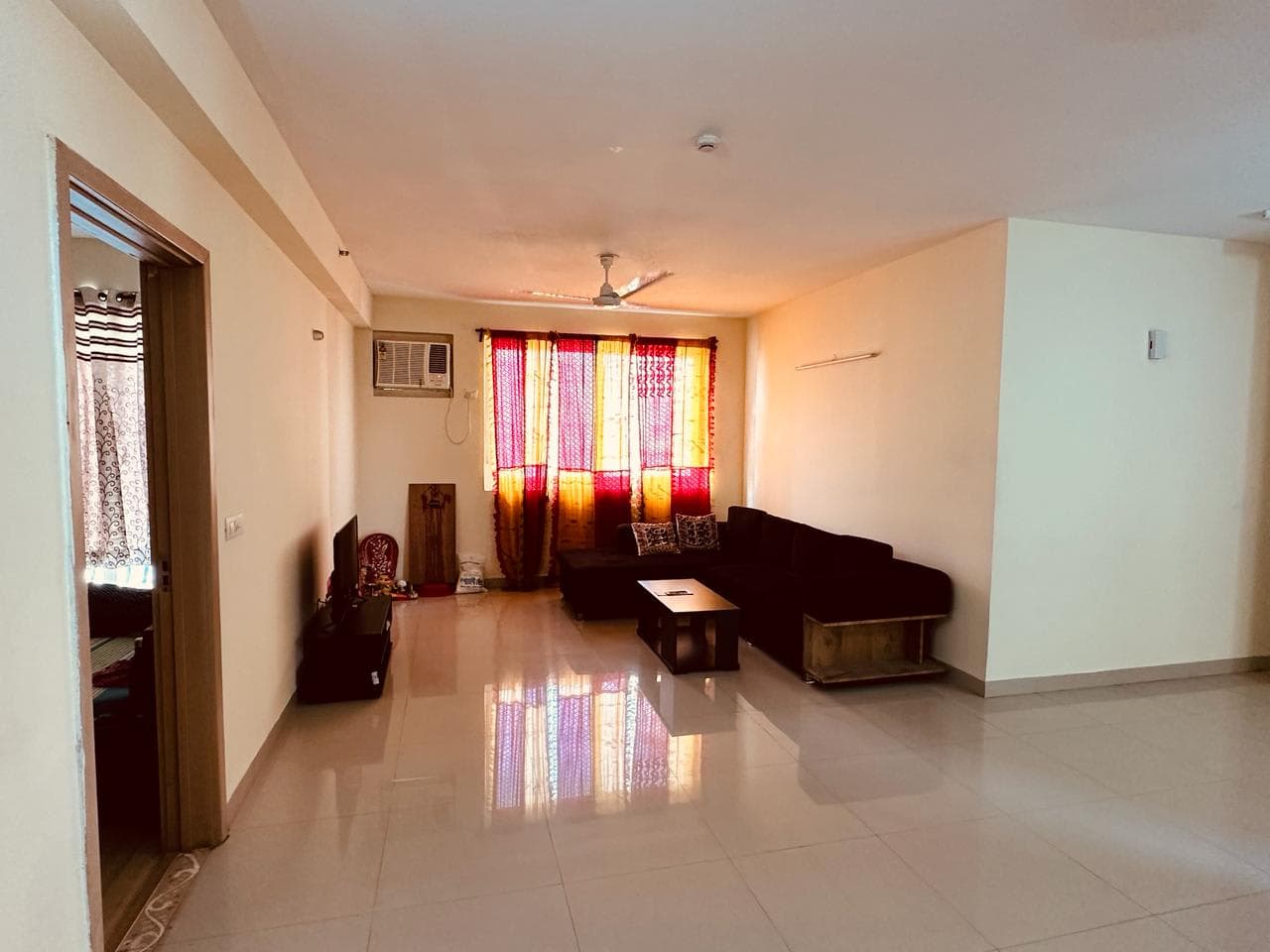 Spacious 3 BHK Fully Furnished Apartment for Rent in DLF New Town Heights