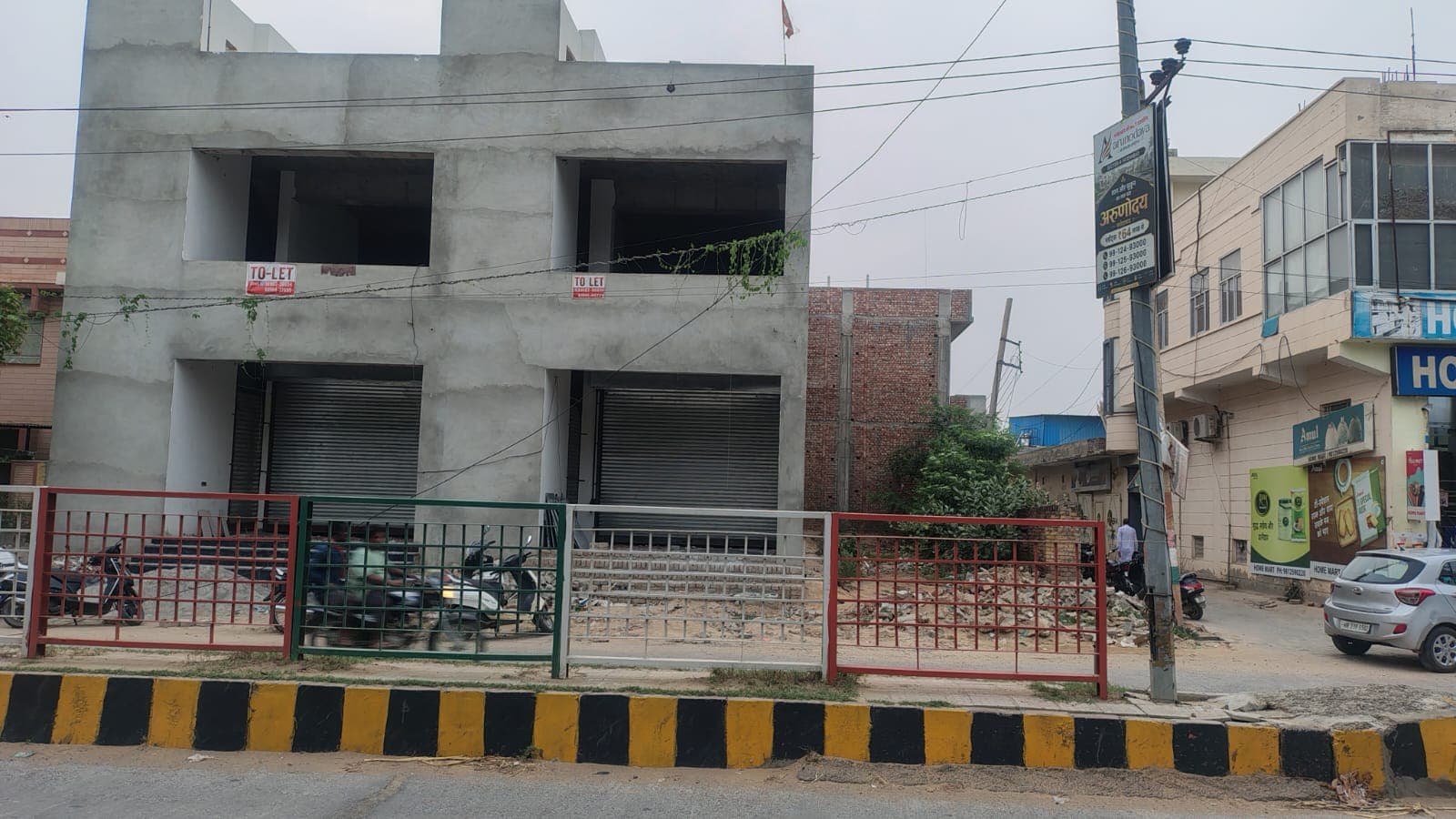 Begraj's, Spacious hall for office and any retail stores