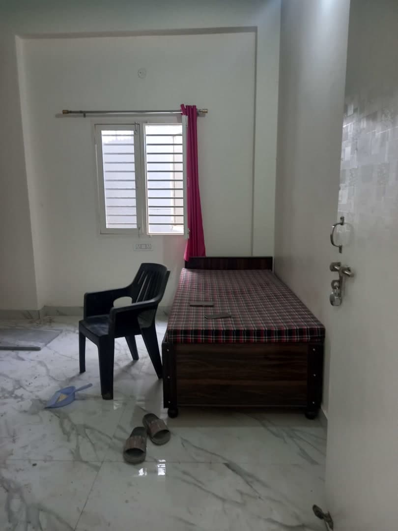 Quiet studio near campus