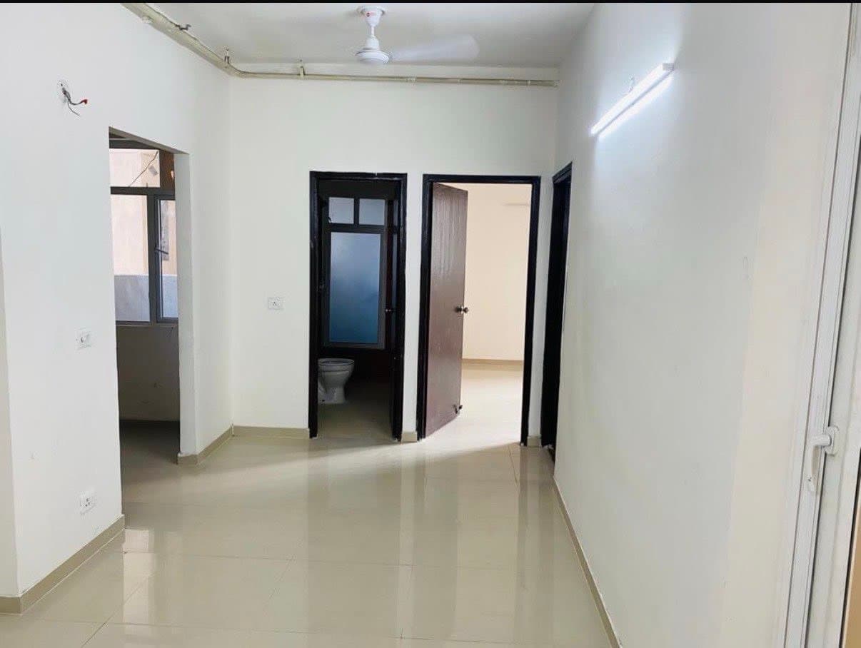 2 BHK Semi furnished 960sq ft flat for rent in Mahagun Mywoods Mulberry tower
