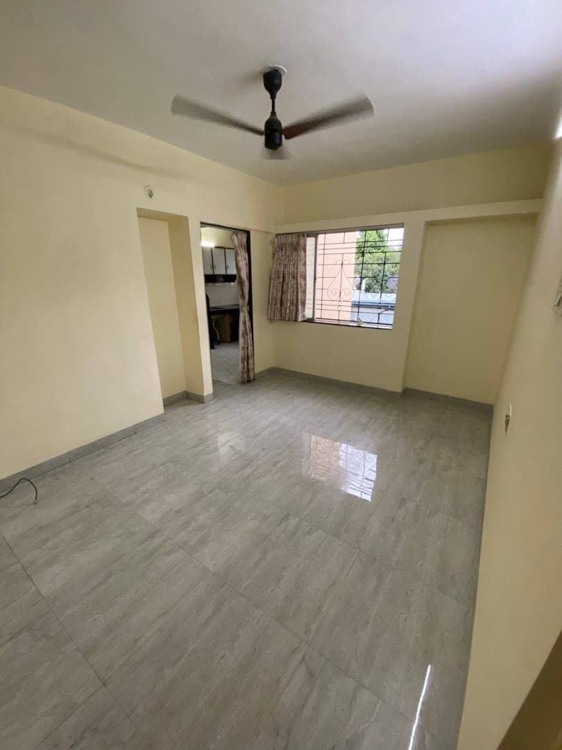 2 bhk semi furnished 2 bhk flat available on rent