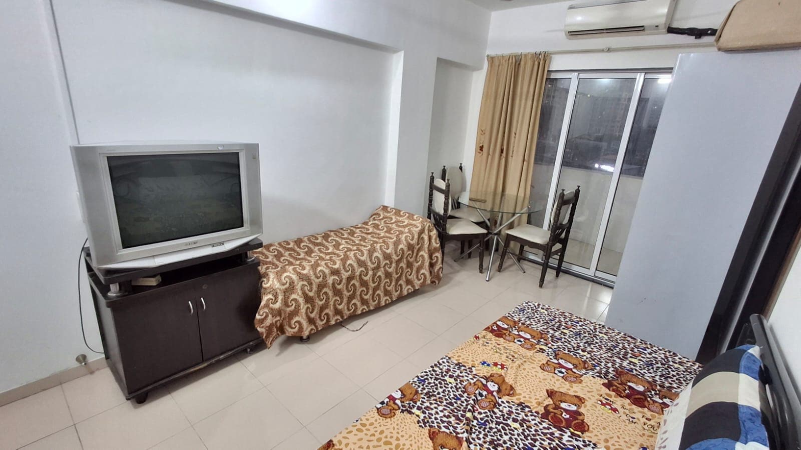 Spacious 1 BHK near Metro in Owale
