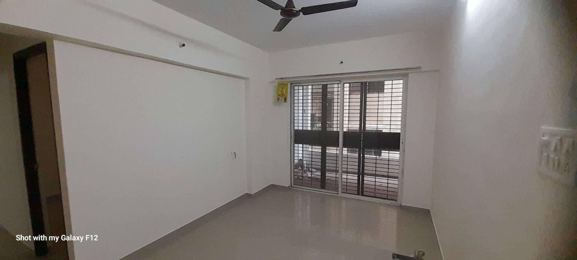 A spacious and well-maintained 2 BHK flat is available for rent in Moshi, Pune, ideal for families looking for a comfortable and peaceful home. The flat offers a pleasant living environment and a well-planned layout. Located in a convenient residential area, the property provides easy access to schools, hospitals, supermarkets, shopping areas, and other daily necessities. The society offers a family-friendly atmosphere, making it a great choice for comfortaible living.