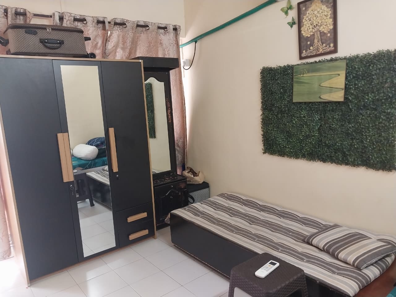 1 East facing Room in Spacious 2 BHK at Ghodbunder Road