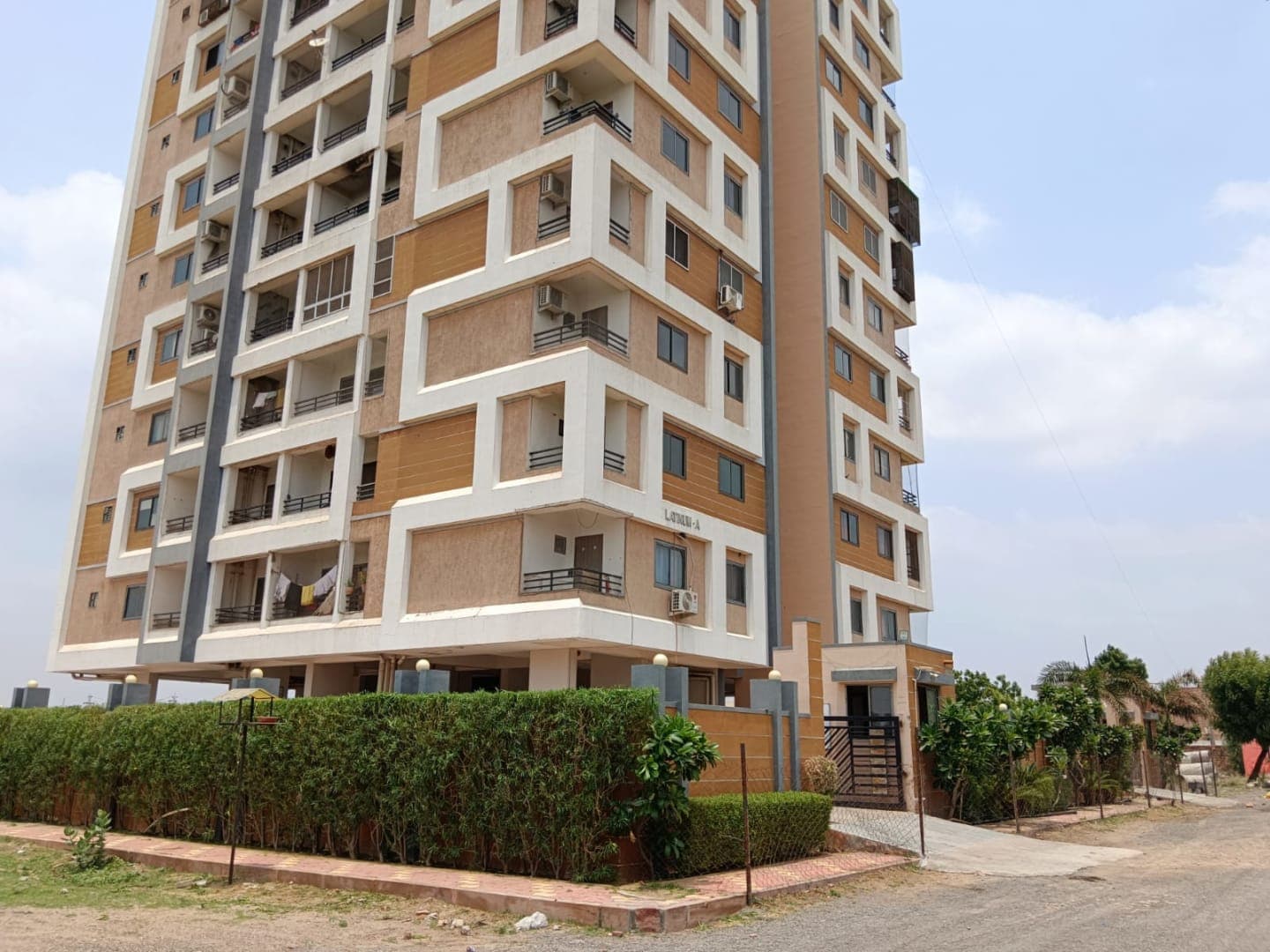 3 BHK spacious Flat with 3 balconies, Near AIIMS and DPS, Opposite D MART, Jodhpur | Prime Location & Covered Parking