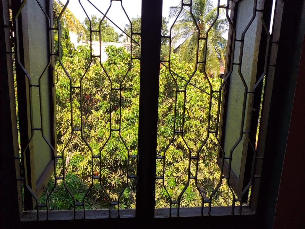 Spacious Semi-Furnished 2.5 BHK Flat for Rent in Shivasrushty near Chembur and Kurla stations.