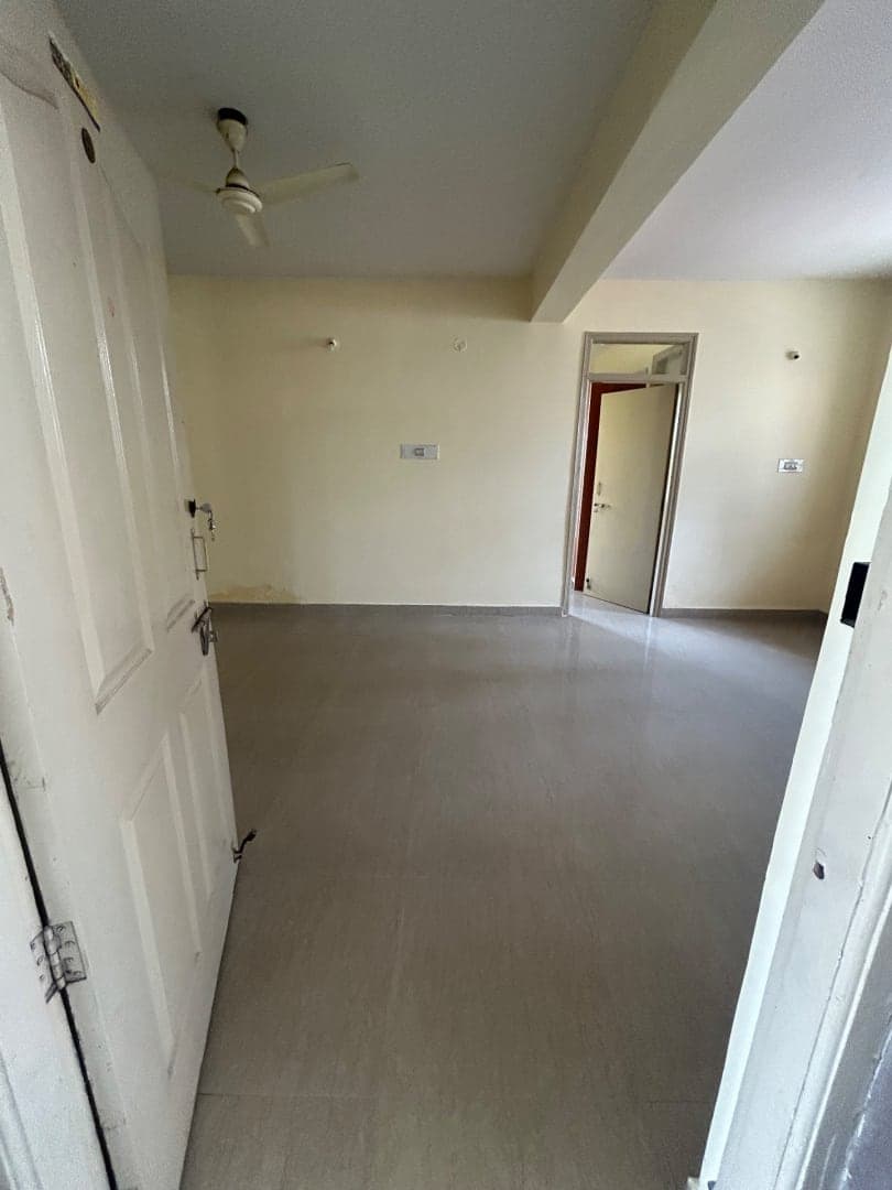 Spacious 2 bhk in a lovely society