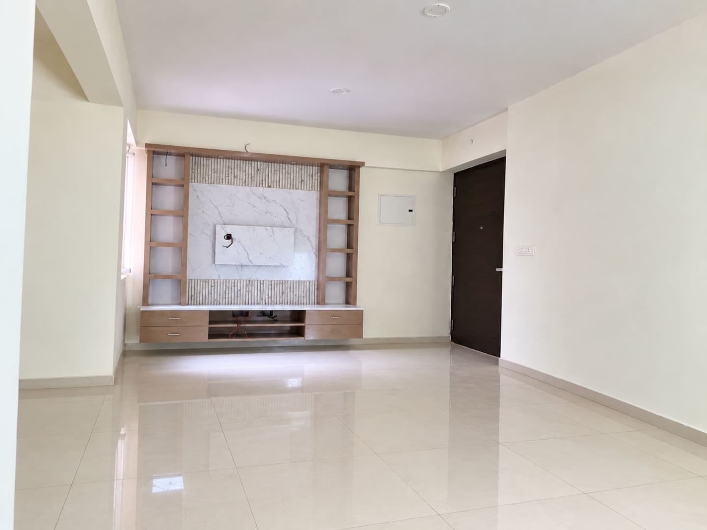 Ready-to-Move 2BHK | DS Max Sky Shubham | ₹35,000 Including Maintenance | Direct Owner